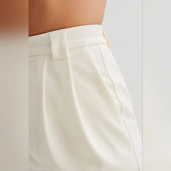 SigourneySuiting Shorts - Ivory - Picture 6 of 16